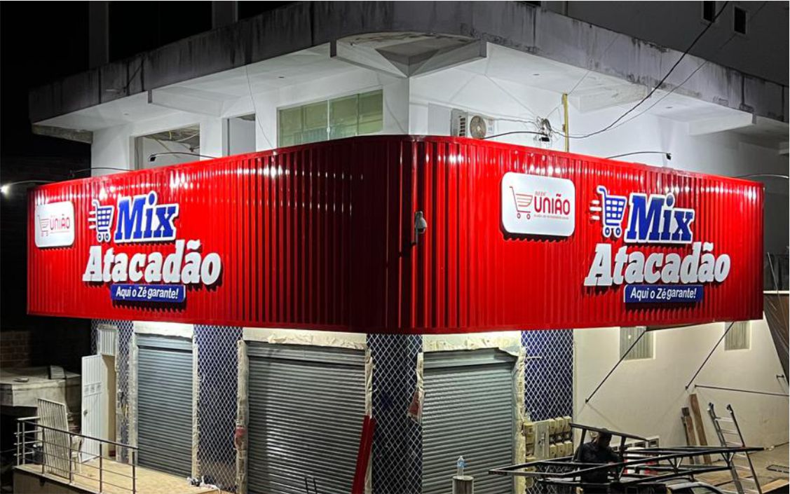 Fachada em Telha de Zinco — Mix Atacadão